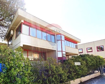 Foto Ufficio in Strada Provinciale 231, Modugno di 340 m² con 7 locali