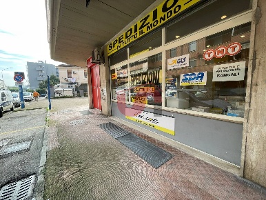 Foto Locale commerciale in Via Mariano Russo, Benevento Stazione Centrale