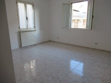 Foto Locale commerciale in VIA MONTI REATINI, Pescara Ospedale di 35 m²
