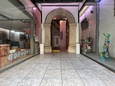 Foto Locale commerciale in VIA ALBERTO SERRA, Cosenza Centro di 546 m²