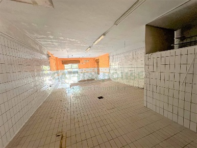 Foto Locale commerciale a Baiano di 110 m² con 2 locali in vendita
