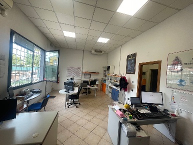 Foto Ufficio in Via Giuseppe Bongiovanni, Ferrara Via Modena di 180 m²