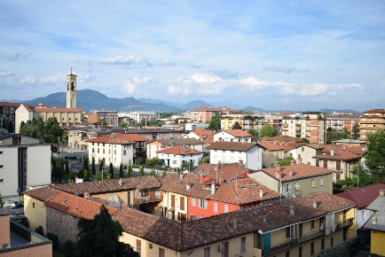 Foto Negozio a Bergamo Centro di 750 m² con 4 locali in vendita