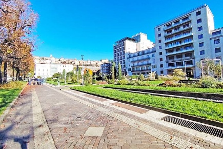 Foto Negozio a Bergamo Centro di 750 m² con 4 locali in vendita