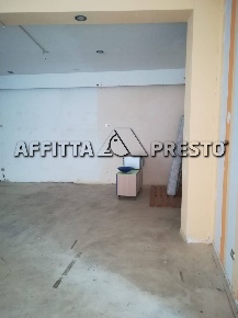 Foto Attività commerciale a Forlì Centro Storico di 144 m² con 2 locali