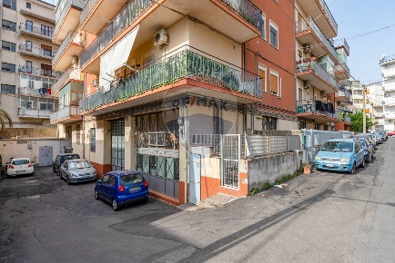 Foto Locale commerciale in Via Ottavio Profeta, Catania Picanello di 641 m²