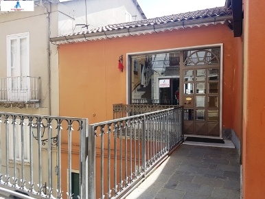 Foto Locale commerciale in via d'afflitto, Ariano Irpino di 50 m²