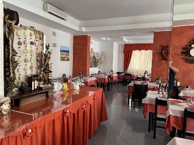 Foto Hotel a Alba Adriatica Lungomare Marconi di 2000 m² con 45 locali