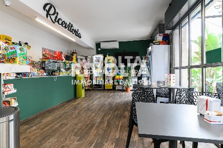 Foto Attività commerciale in Via Bravetta, Roma Pisana - Bravetta di 90 m²