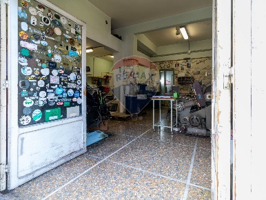 Foto Locale commerciale in Via Dei Gelsi, Roma Centocelle di 58 m²