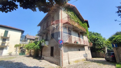 Foto Appartamento in via Gianoli, Masciago Primo di 70 m² con 3 locali