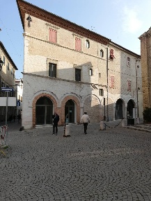 Foto Ufficio a Fano Passeggi - Don Gentili di 57 m² con 2 locali in vendita