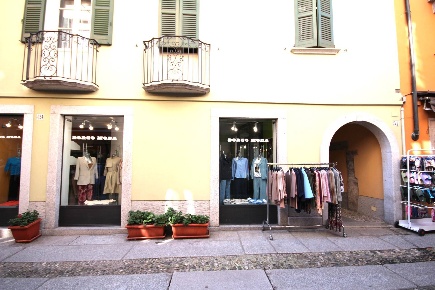 Foto Attività commerciale in Via Giovanola, Cannobio Centro di 55 m²