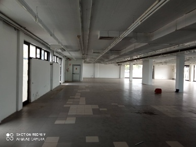 Foto Attività commerciale in Lammari, Capannori Lammari - Lunata di 750 m²