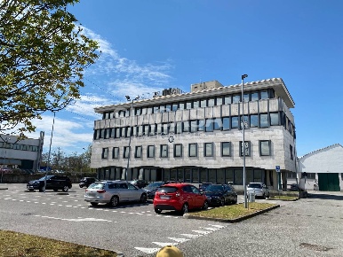 Foto Ufficio a Caponago di 434 m² con 1 locali in affitto