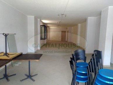 Foto Attività commerciale a Nola di 110 m² in affitto