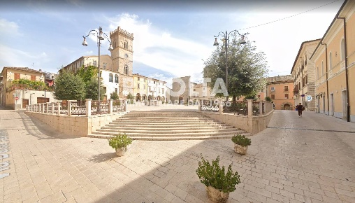 Foto Hotel in via Duca Roberto, Cittaducale Centro di 1200 m² con 15 locali