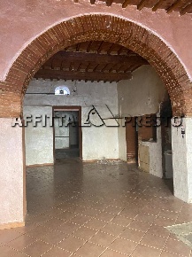 Foto Attività commerciale a Livorno di 120 m² con 3 locali in affitto