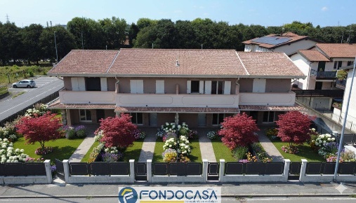Foto Villa singola a Castegnato di 215 m² con 7 locali in vendita