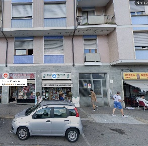 Foto Locale commerciale in piazza bengasi, Torino di 240 m² con 7 locali
