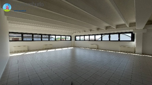 Foto Negozio a Treviso San Giuseppe - Aeroporto di 208 m² con 1 locali