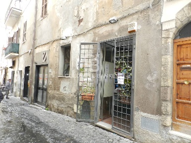 Foto Locale commerciale in Via Roma, Tarquinia Centro Storico di 25 m²