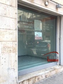 Foto Locale commerciale in tevere, Siracusa Gelone - Cadorna di 160 m²