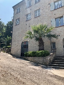 Foto Attività commerciale a Pedaso di 100 m² con 2 locali in vendita