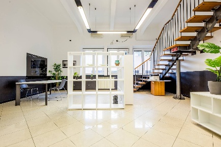 Foto Ufficio in Via di Francia, Genova Sampierdarena di 92 m² con 2 locali