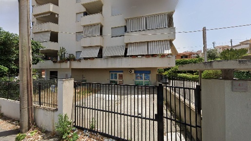 Foto Negozio in Via Borrace alla Caserma, Reggio di Calabria di 122 m²
