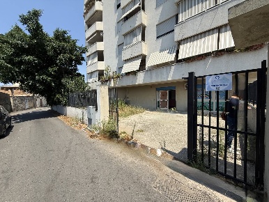 Foto Negozio in Via Borrace alla Caserma, Reggio di Calabria di 122 m²