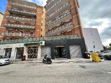 Foto Locale commerciale in via la spezia, Siracusa Borgata - Santa Lucia