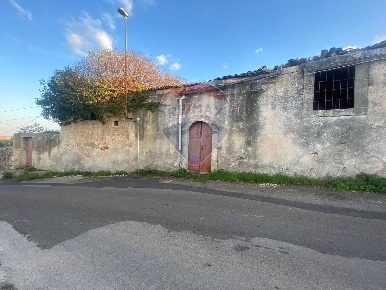 Foto Locale commerciale in contrada scala bagni, Canicattini Bagni di 80 m²