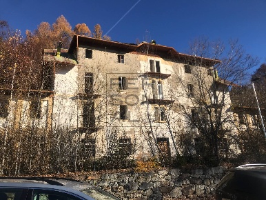 Foto Hotel a Levico Terme Vetriolo di 1750 m² in vendita