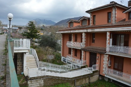 Foto Ufficio in Via Nazionale Appia, Parolise di 90 m² con 1 locali