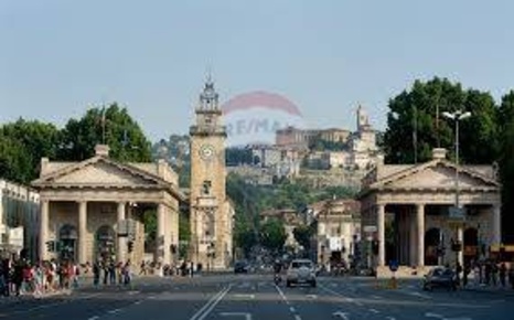 Foto Attività commerciale in Via Camozzi, Bergamo Stazione di 200 m²