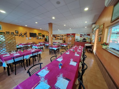 Foto Locale commerciale in Via Cerreto, Sonnino di 300 m² in affitto