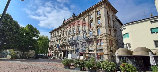 Foto Hotel in Largo Roma, Salsomaggiore Terme Centro di 6000 m² in vendita