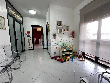 Foto Ufficio in viale Abruzzo, Chieti Chieti Scalo di 55 m² in affitto