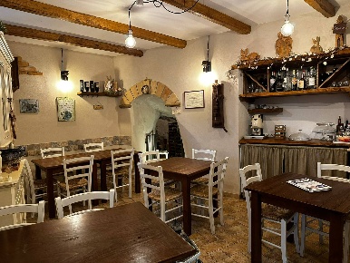 Foto Attività commerciale in Strada Monte Secco, Viterbo di 46 m²