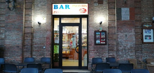 Foto Attività commerciale in P.zza Risorgimento, Amandola Centro di 50 m²