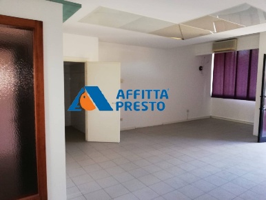 Foto Attività commerciale a San Miniato di 60 m² con 3 locali in affitto