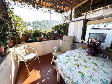Foto Appartamento in via roma, Albenga Centro di 95 m² con 5 locali