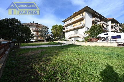 Foto Locale commerciale a Castel di Lama Piattoni Villa Sant'Antonio
