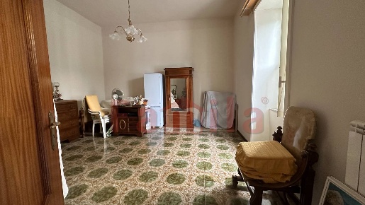 Foto Negozio a Mugnano del Cardinale di 80 m² con 3 locali in affitto