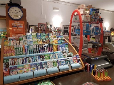 Foto Attività commerciale in Viale Piceno Aprutino, Folignano di 127 m²