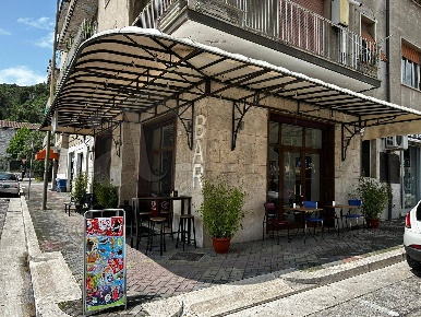 Foto Attività commerciale in Piazza Alcide de Gasperi, Cassino Centro
