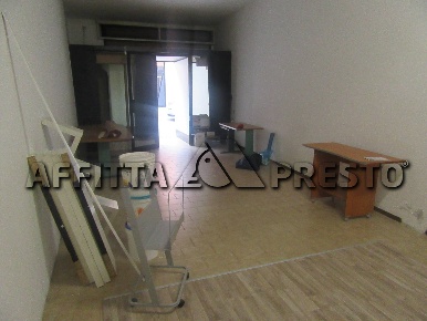 Foto Negozio a Forlì Centro Storico di 60 m² con 2 locali in affitto