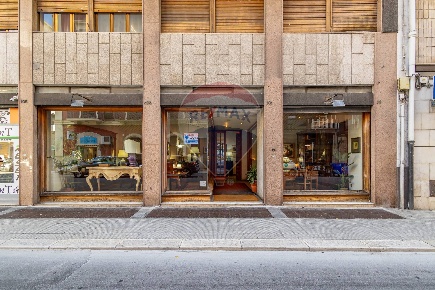 Foto Locale commerciale in Via Quintino Sella ( angolo Principe Amedeo),