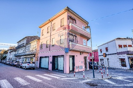 Foto Negozio a Rovigo Centro Storico di 55 m² con 1 locali in affitto